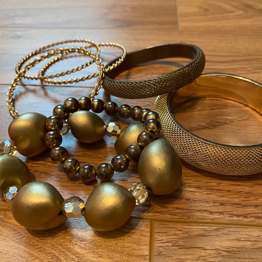 7 Piece Gold Fashion Bracelet Set